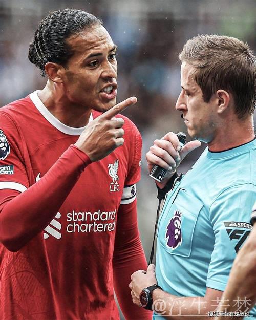 范迪克回应丢球质疑：当时正与罗伯逊沟通分工